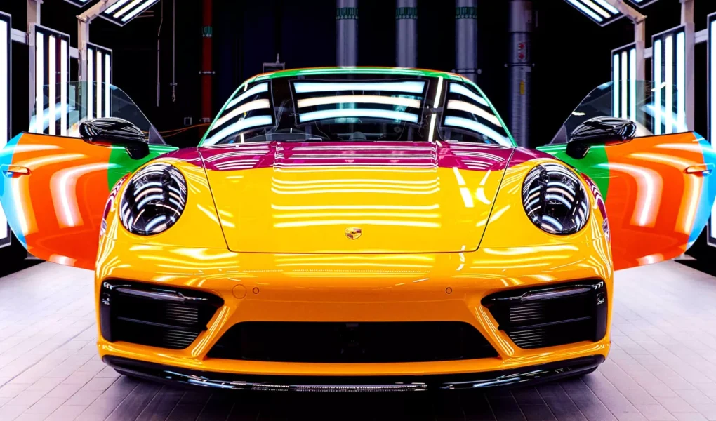 Mobil dengan Bodi 'Hidup': Teknologi Paint & Panel yang Bisa Berubah Warna, Menyembuhkan Goresan Ringan, dan Beradaptasi dengan Cuaca.